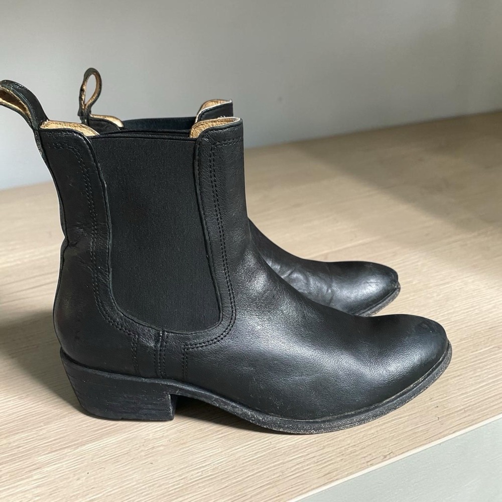 Frye Carly Chelsea Ankle Boot Women Size 9 Black Low Heel Western Cowgirl